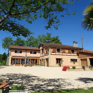 Hébergement de vacances La Saubolle à