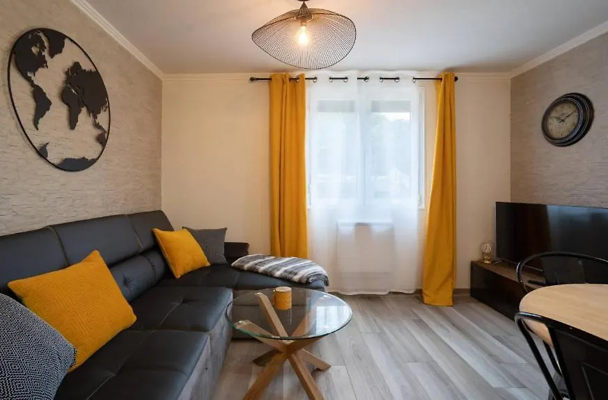 Les Rives Montans Apartment 0*,  France
